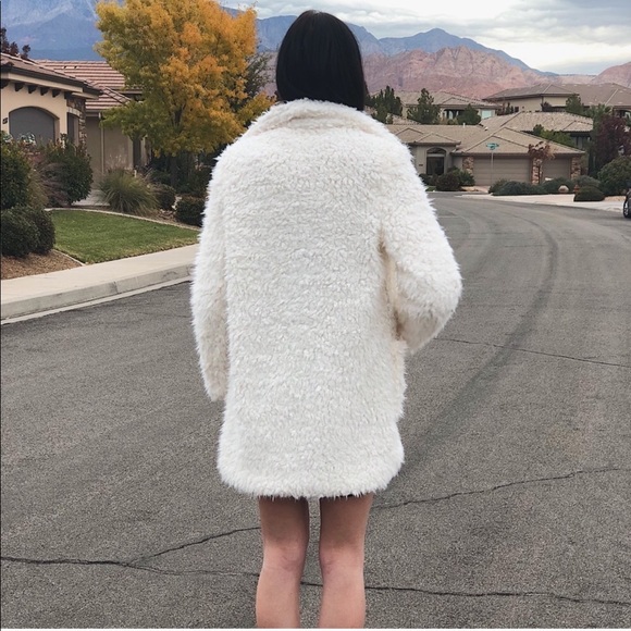 HALF OFF LAST ONEπͺπͺ Ivory Shag Sherpa Coat - Picture 2 of 5